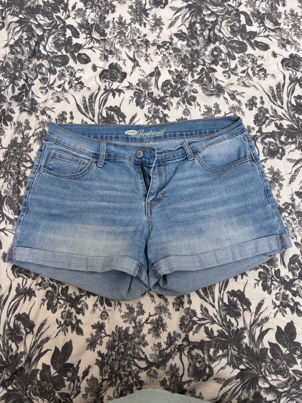 Old Navy Medium Wash Boyfriend Denim Shorts - Blue